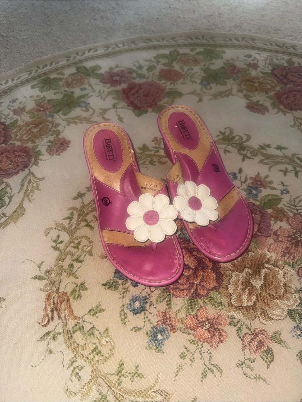 Born Hot Pink Leather Slide Sandals with White Daisy Appliqués